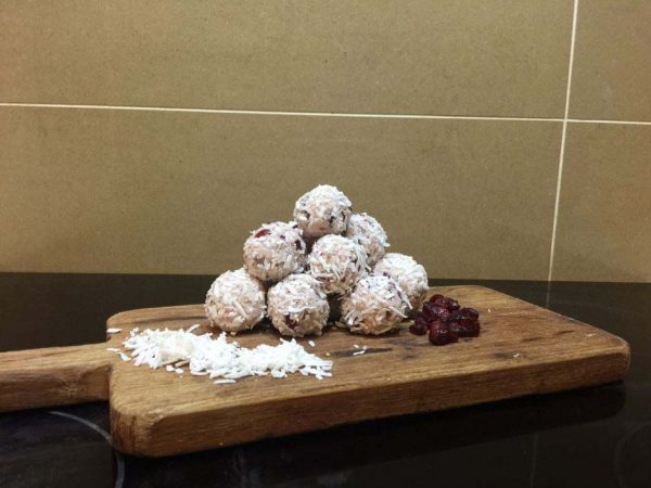 Cranberry Coconut Balls Healthy Snack Ideas – Cranberry & Coconut Balls
