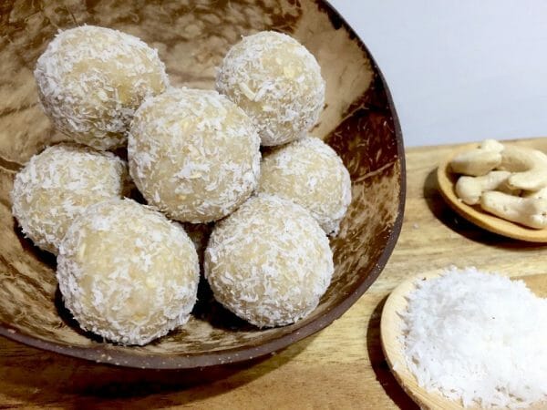 coconut minty bliss balls Coconut Minty Bliss Balls