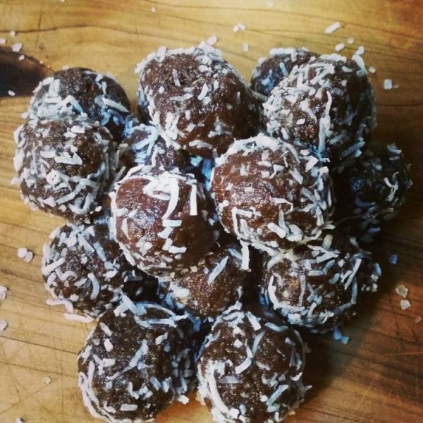 Healthy chocolate coconut salted bliss balls Healthy chocolate coconut salted bliss balls