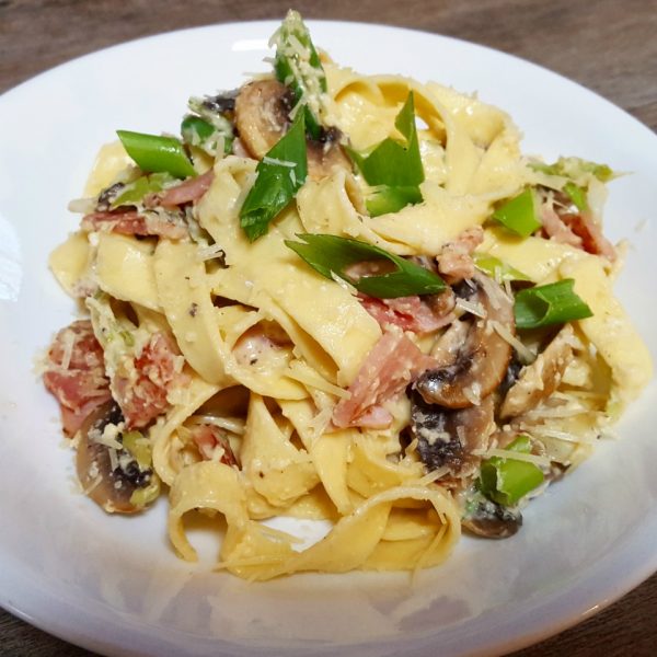 Healthy and creamy carbonara pasta Healthy and creamy carbonara pasta