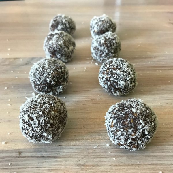 5 Ingredient Healthy Chocolate Truffles 5 Ingredient Healthy Chocolate Truffles