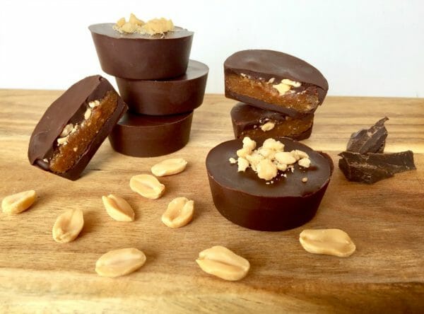 Simple ‘Snickers Cups’ just 93 calories Simple 'Snickers Cups' just 93 calories