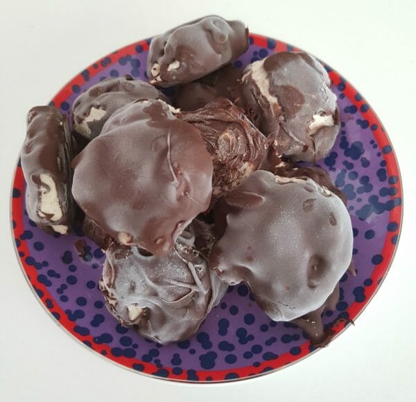 Frozen “Snickers” mousse bites just 65 calories Frozen "Snickers" mousse bites just 65 calories