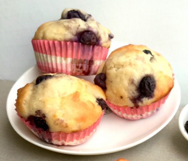 Light and fluffy blueberry and yoghurt muffins Light and fluffy blueberry and yoghurt muffins