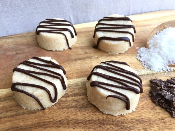 5 ingredient vanilla coconut bites 5 ingredient vanilla coconut bites