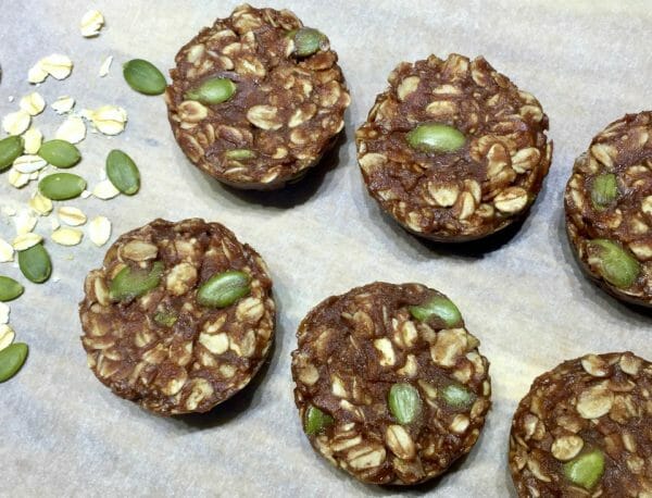NO BAKE chocolate peanut butter oat cookies – YUMMO! NO BAKE chocolate peanut butter oat cookies - YUMMO!