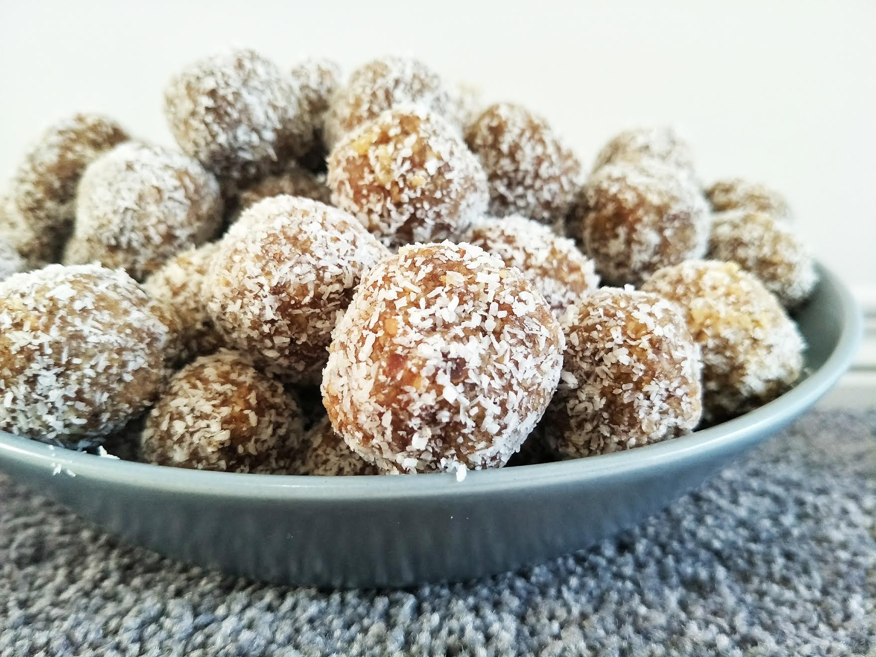 lemon tart bliss balls