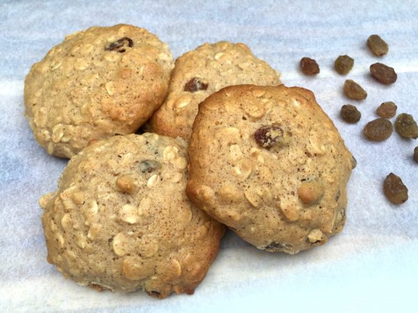 Honey sultana and oat cookies just 105 calories Honey sultana and oat cookies just 105 calories