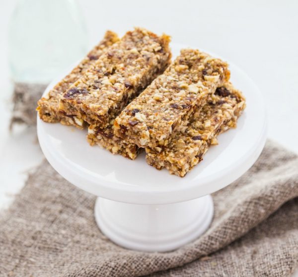 Healthy no bake date and nut bars Healthy no bake date and nut bars