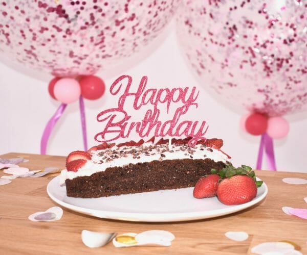 Chocolate cake with strawberry frosting Chocolate cake with strawberry frosting