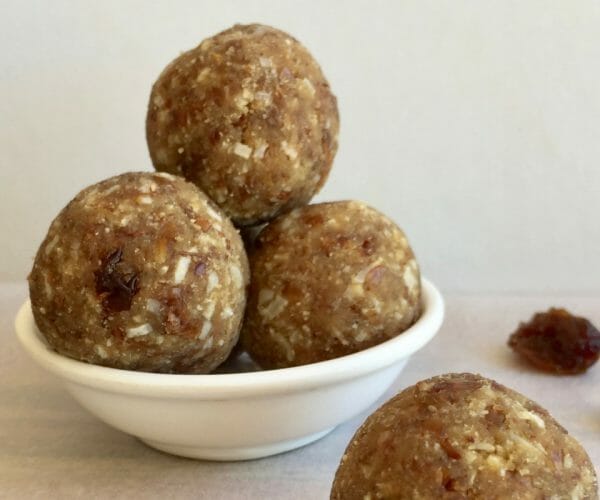 Coconut & Raisin Bliss Balls Coconut & Raisin Bliss Balls