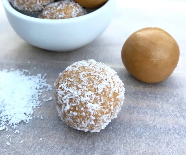 Four ingredient honey and coconut bliss balls Four ingredient honey and coconut bliss balls