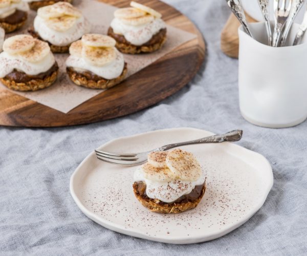 Date and Coconut Banoffee Pies Date and Coconut Banoffee Pies