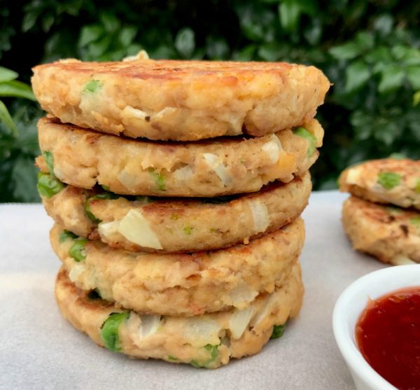 Tuna, lemon and pea patties just 81 calories Tuna, lemon and pea patties just 81 calories