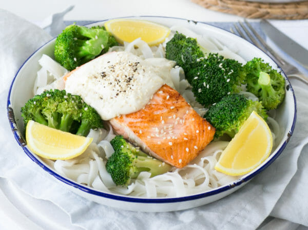 Grilled-Tahini-Salmon-Bowl-LR-2710