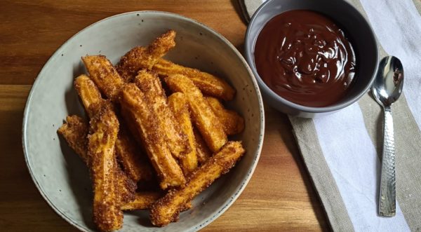 Churros_Chocolate_Sauce