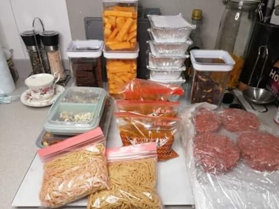 La madre que perdió un cálculo de 19 kg comparte sus increíbles consejos para preparar comidas
